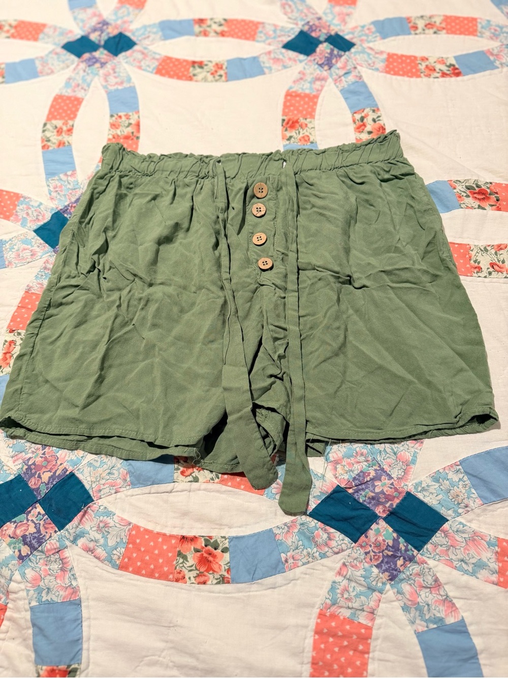 High-Waist Olive Green Button-Front Women’s Shorts with Tie